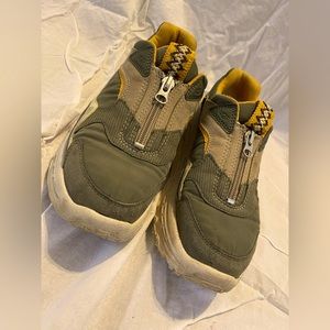 UGG CA 805 Zip Platform Sneaker